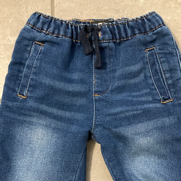 Set - Picture 2 of 10